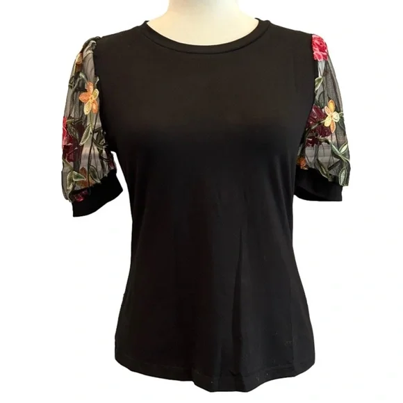 Floral Embroidered Black Top - Picture 4 of 6